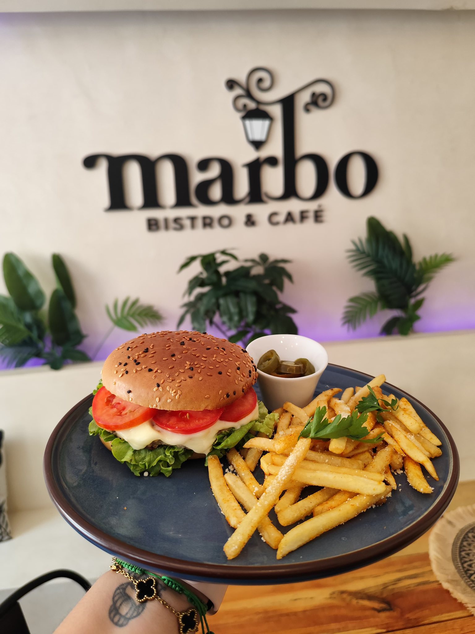 Hamburguesa con papas